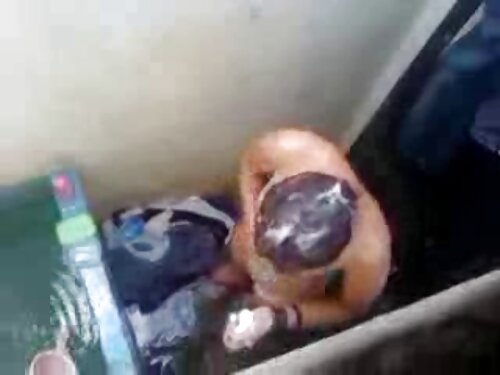 Молода красуня з вол ...