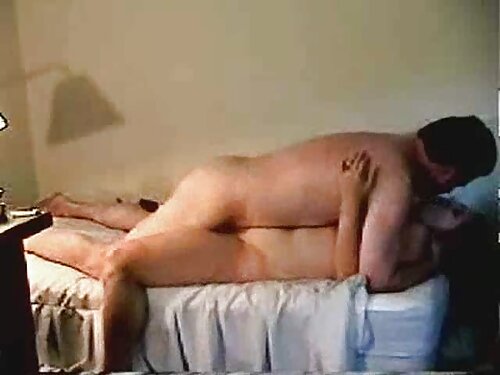 Чоловік лиже пизду ч ...