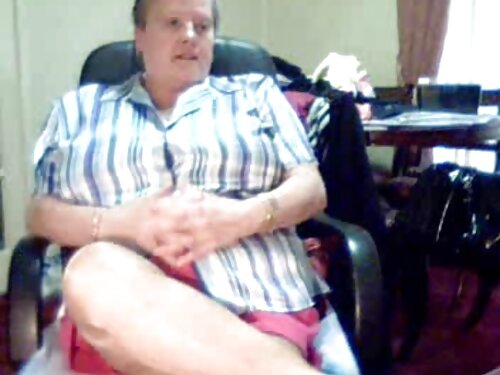 Порно в барі з мален ...