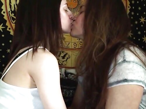 Молода руда бестія з ...