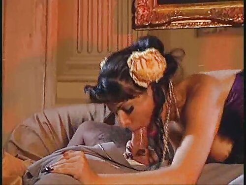 Фарбовані бляді наки ...