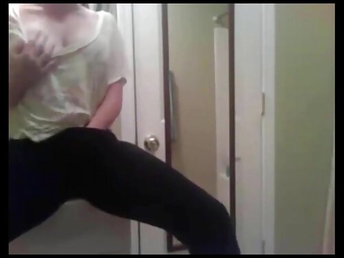 Чоловік відлизує у д ...