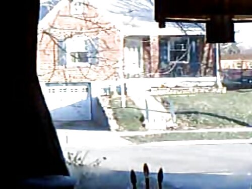 Хлопець з довгим вол ...