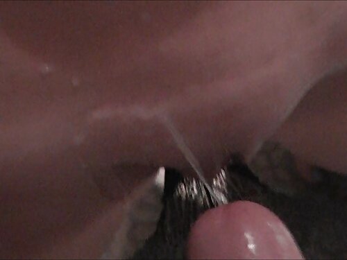 Молодий хлопець ебет ...