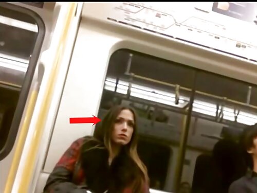 Офігенні телиці ебут ...