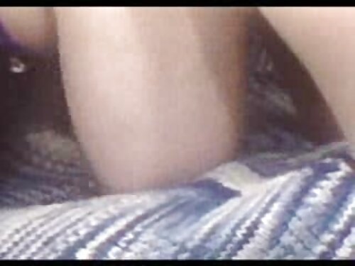 Миловидна блондинка  ...