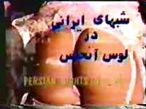 Хлопець лапав попку  ...