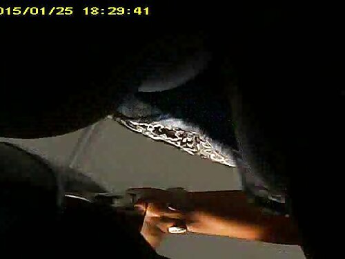 Красуня дрочить нога ...