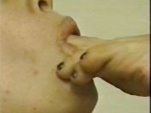 Крупні плани еблі по ...