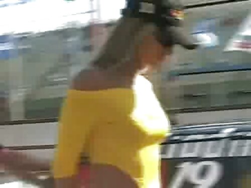 Офіглива дівчина пес ...