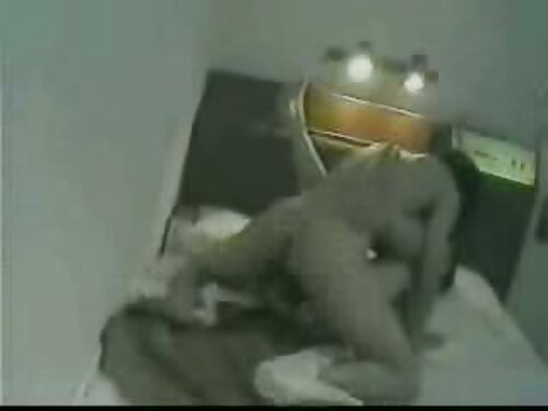 Хлопець трахкає росі ...